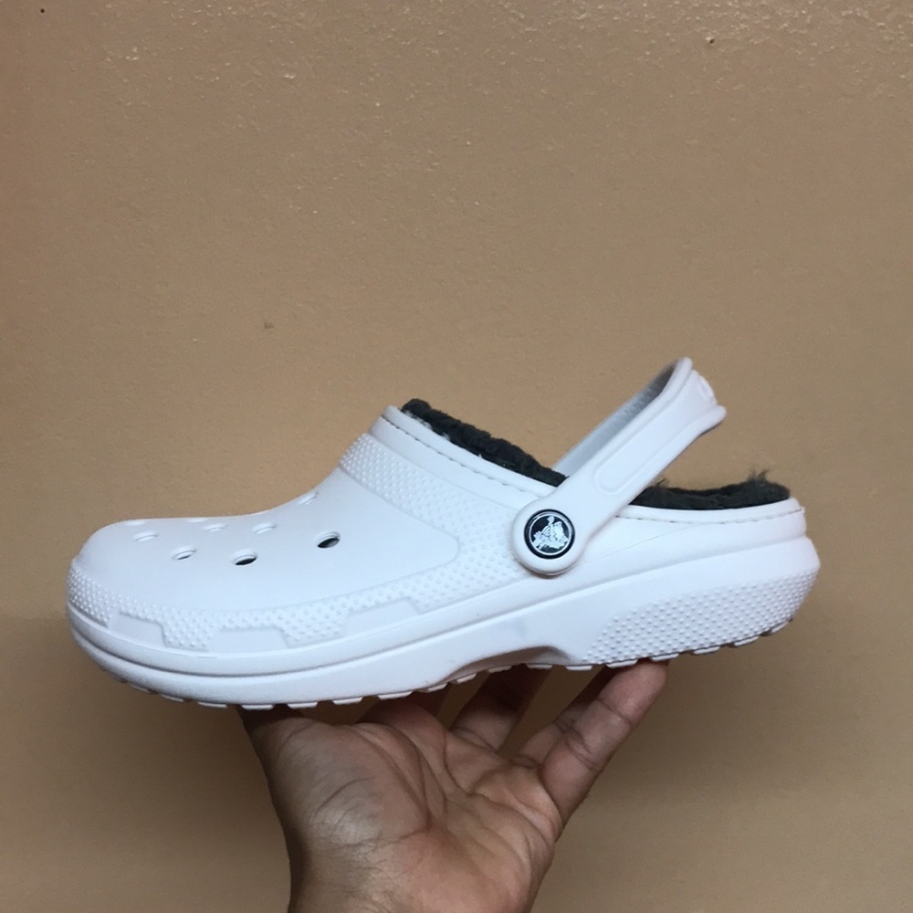 Crocs Classic White Faux Fur Interior - Picture 13 of 17